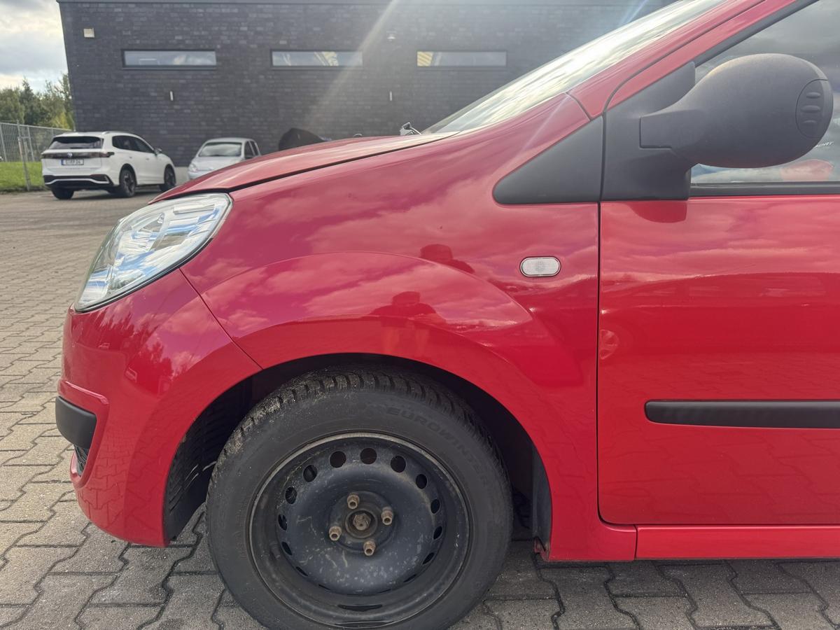 Renault Twingo 2 original Kotfl&uuml;gel vorn links OV727 Red Brisk Bj.2008